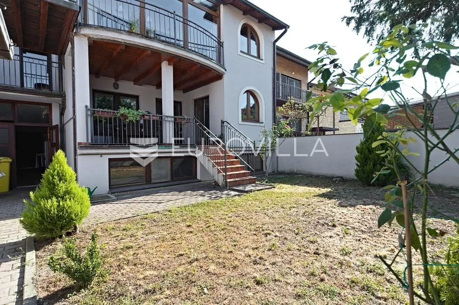 osijek, donji grad, prodaje se prostrana rustikalna vila površine 403 m² - slika 11