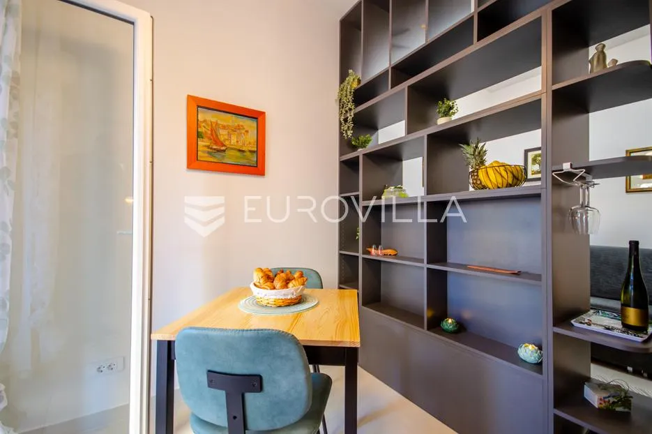 split, tršćanska - renovirani stan s parkirnim mjestom - slika 13