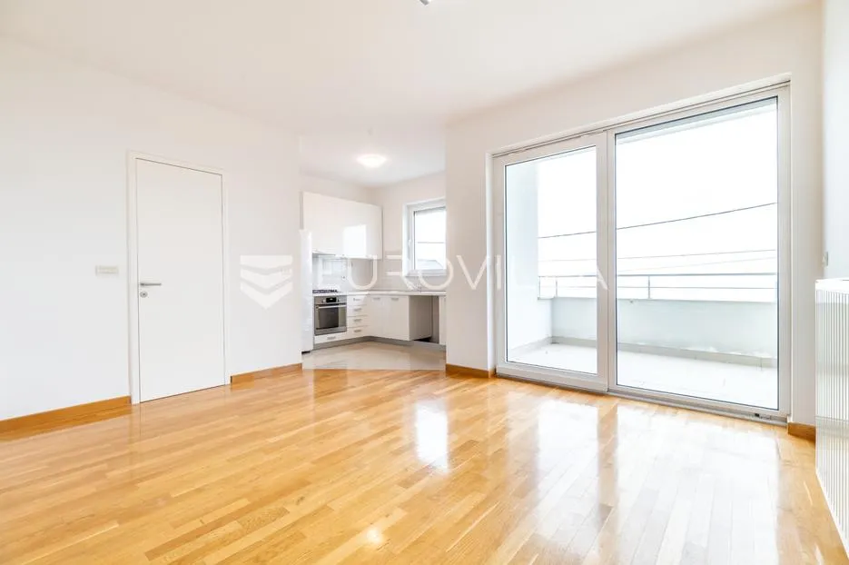 zagreb, gajnice, poslovna zgrada novije gradnje s tri stana, vrtom, ostavom i garažom, 453 m² - slika 10
