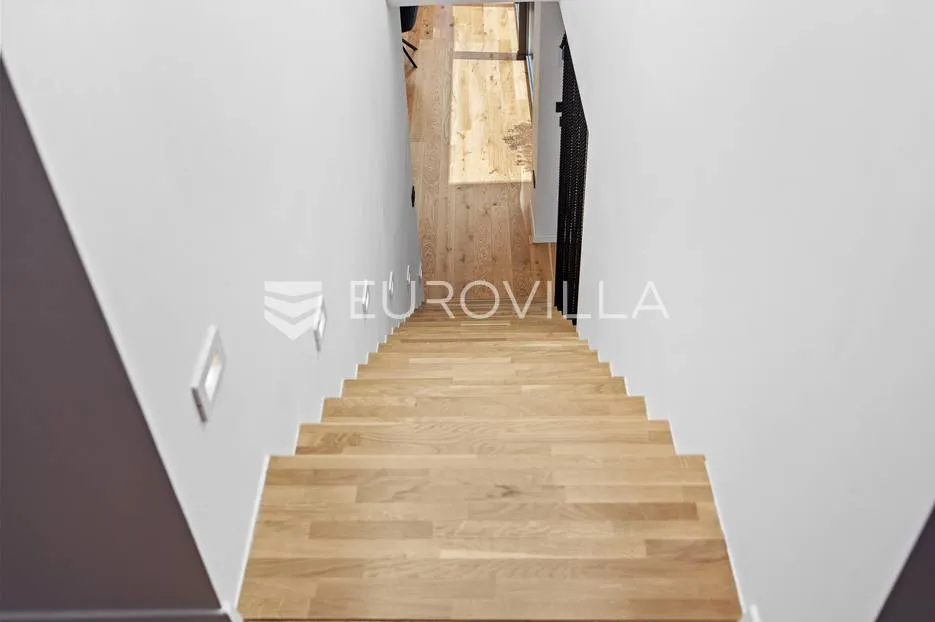 istra, medulin, prekrasna moderna dvojna vila nkp 220m2 - slika 28