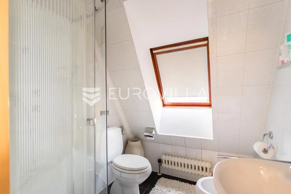 zagreb, maksimir, prekrasan dvoetažni peterosoban stan 202,10 m² - slika 13