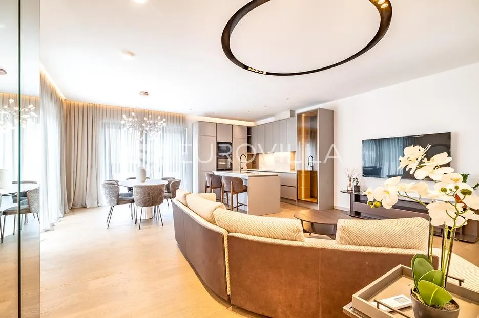 Maksimir, Ravnice, luskuzan četverosobni penthouse 123 m², prvi najam - Zagreb