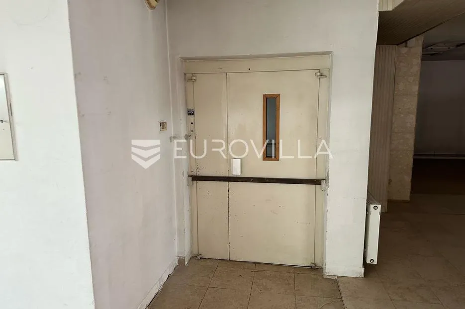 požega, matice hrvatske, atraktivan poslovni prostor 270 m² - slika 8