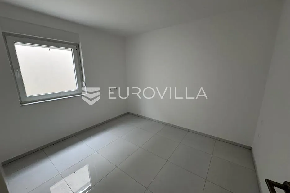 crikvenica, novogradnja, predivan trosoban stan nkp 59 m2 - slika 4