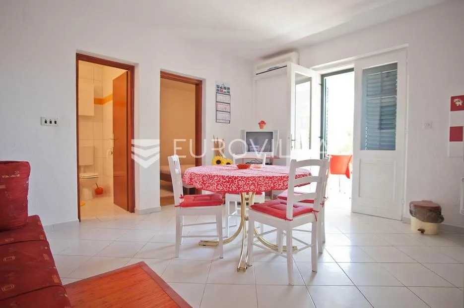 bol na braču - apartmanska kuća s građevinskim zemljištem - slika 17