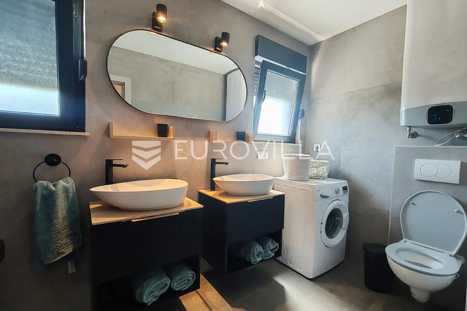 rogoznica, podorljak, novogradnja, moderno uređena kuća s bazenom, 150 m² - slika 14