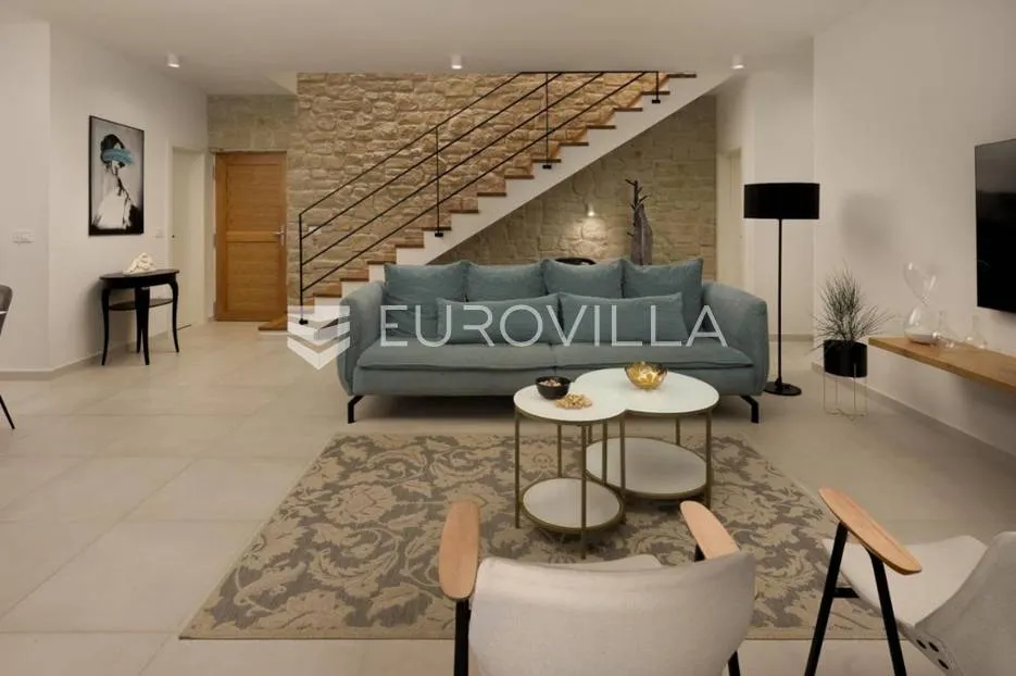istra, žminj, prekrasna vila od 160 m2, na velikoj okućnici od 1100 m2 - slika 9