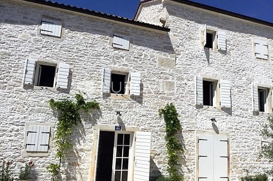 istra, okolica grožnjana, autentična kamena stancija s bazenom i potpunom privatnošću - slika 16
