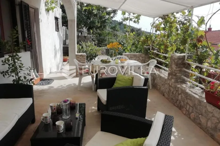 kaprije, prekrasna kuća s apartmanima, 180 m² - slika 35