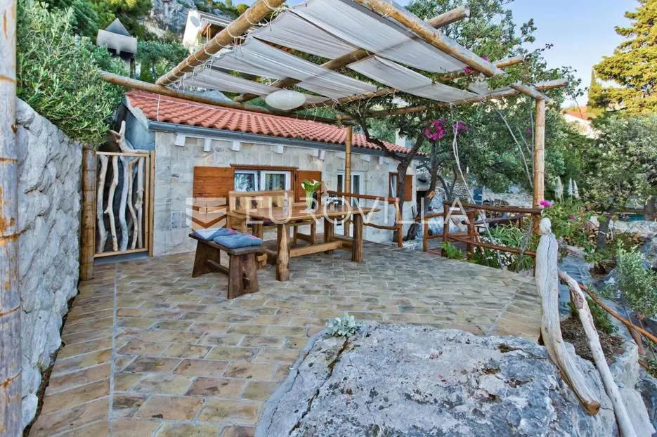 hvar, jedinstvena nekretnina na prekrasnoj poziciji 1.red uz more - slika 10