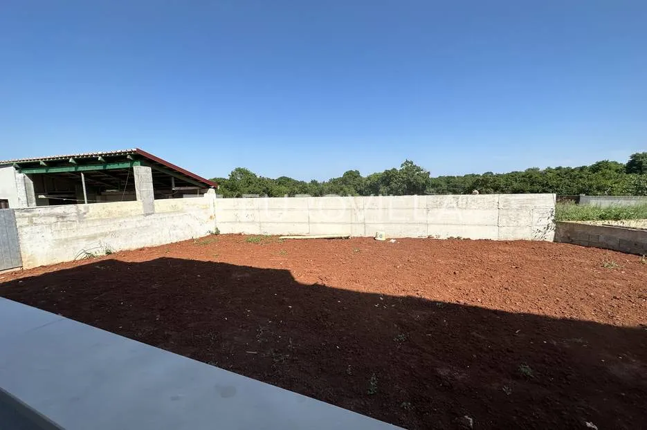 šišan, trosoban stan nkp 67 m2 i velikim vrtom od 204 m2 - slika 24