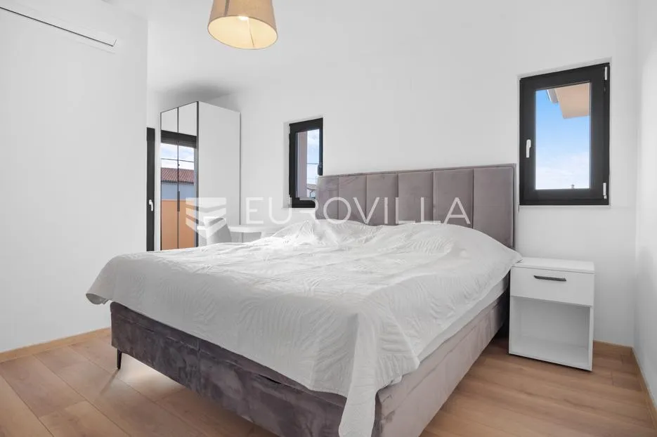 istra, svetvinčenat, cukrići – vila s bazenom za dugoročni najam - slika 8