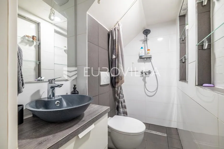 zagreb, centar, kneza ljudevita posavskog, dva potpuno opremljena studio apartmana,18 m² i 20 m² - slika 5