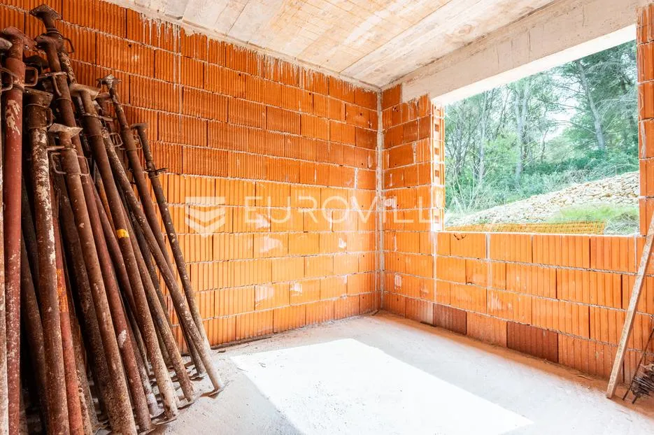 brač, sutivan, vila s dvije stambene jedinice, treći red do mora - slika 5