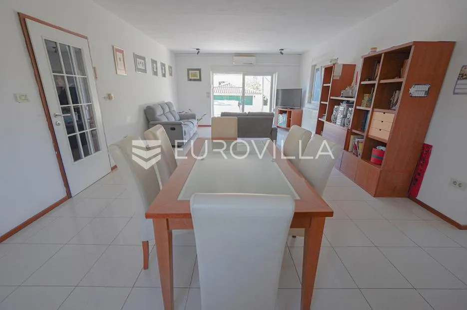 zadar, bokanjac, prostrana kuća površine 376 m² s velikim potencijalom - slika 15