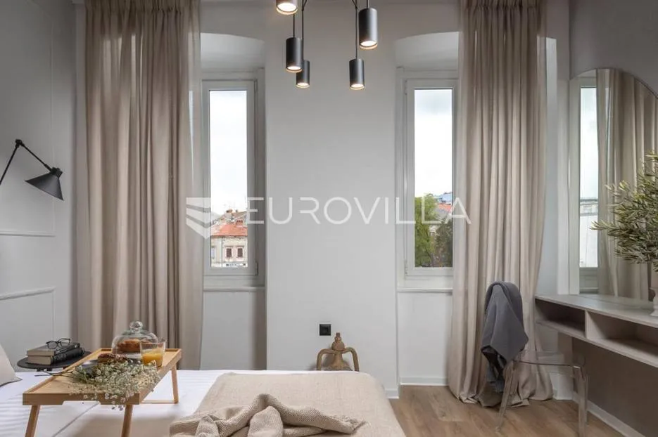 istra, pula, moderan dizajnerski stan,50 m², u strogom centru grada - slika 12