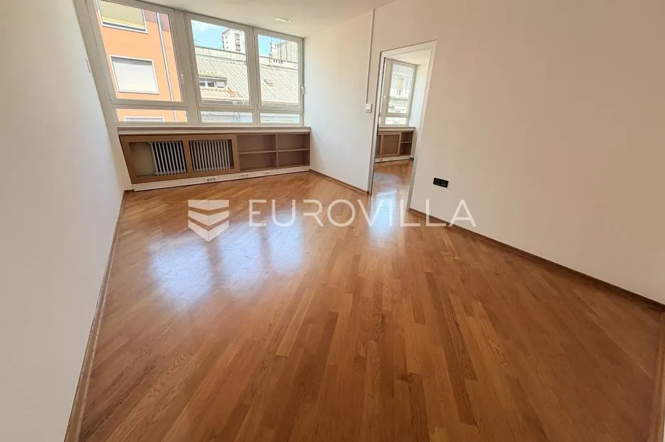 rijeka, brajda, prostran uredski prostor u srcu grada s 6 kancelarija 107 m² - slika 1