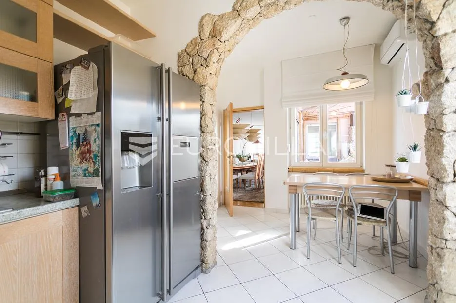 zagreb, maksimir, prekrasan dvoetažni peterosoban stan 202,10 m² - slika 5