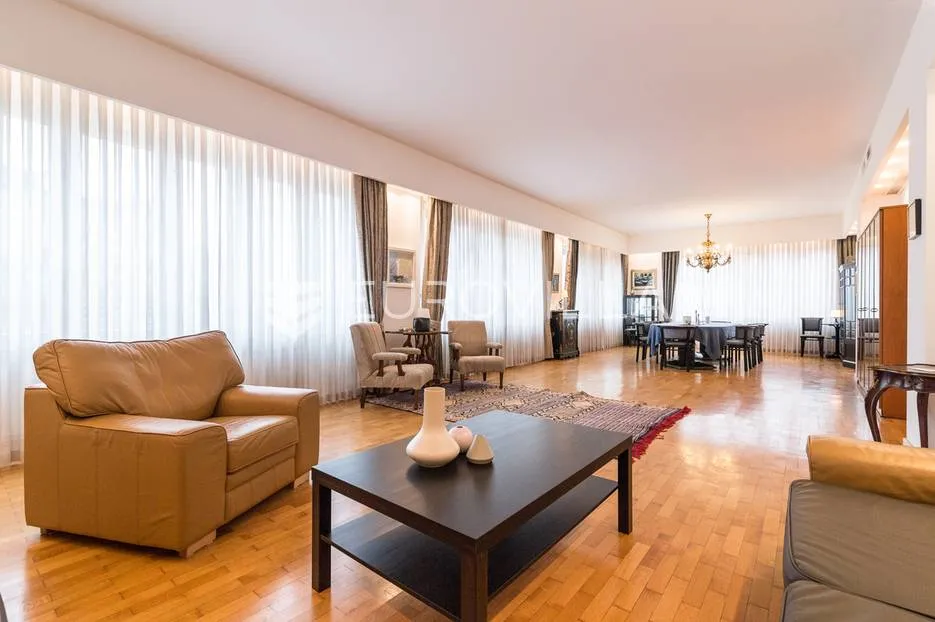 Vrhunski luksuz u Petrićevoj: prostran stan 162 m² za najam, centar Zagreba - Donji grad
