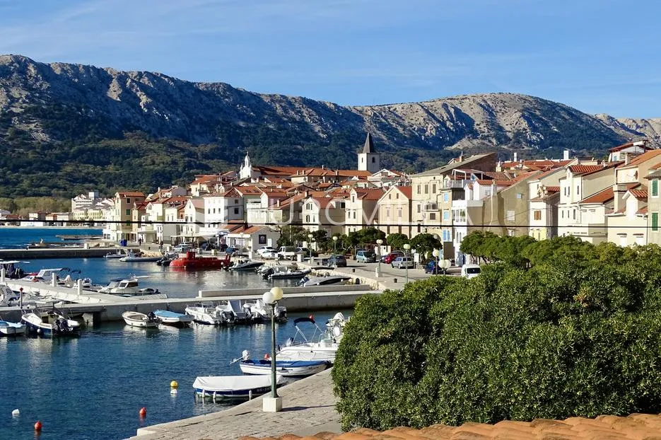krk, baška, šarmantna "stara ljepotica" od 85 m² na rivi - slika 8