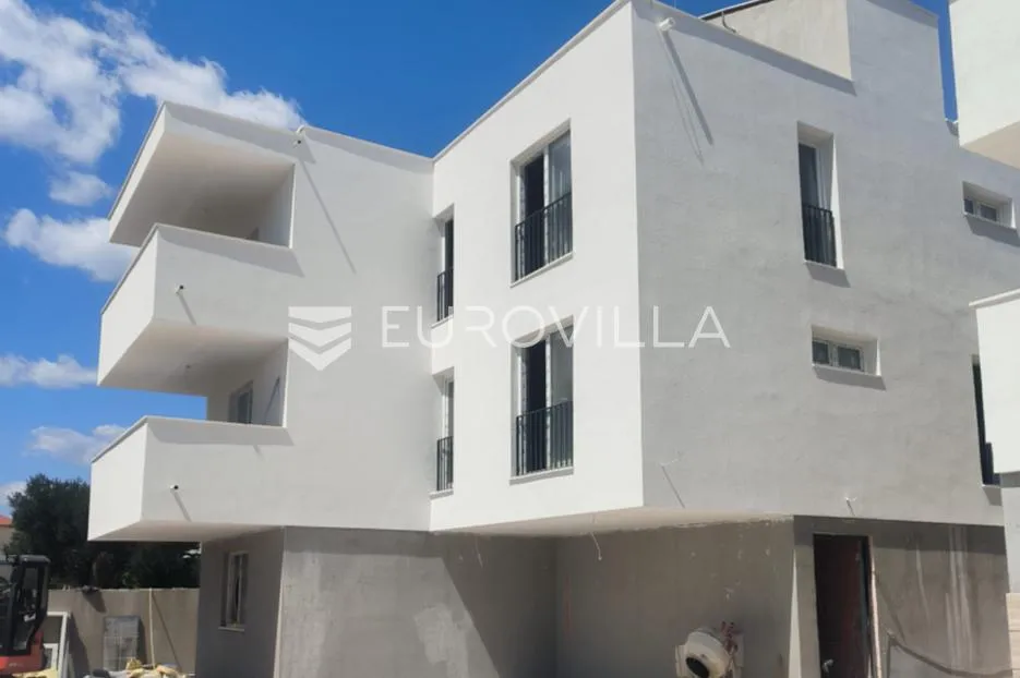 zadar, vir – dvoetažni apartman a3 od 58,3 m2 s krovnom terasom od 26,7 m2 - slika 2