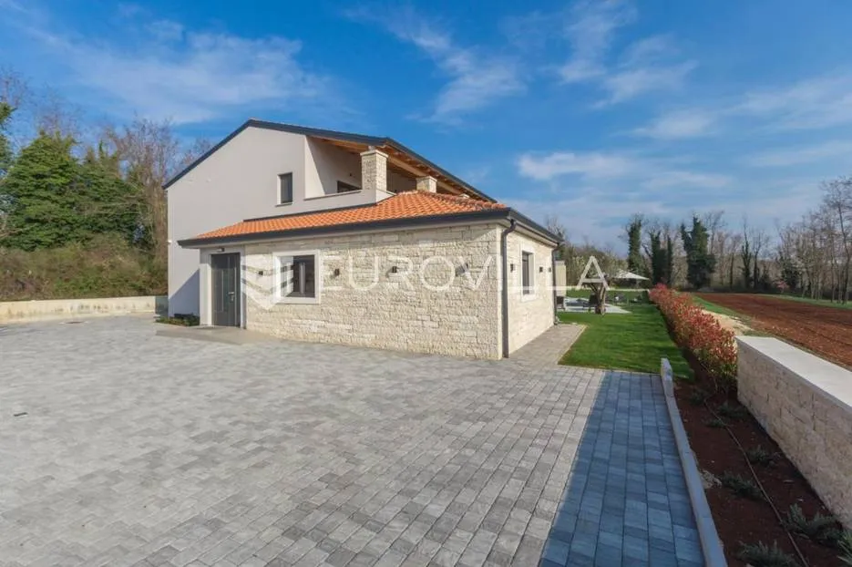 sveti lovreč, prekrasna vila s bazenom na uređenoj okućnici od 1874m2 - slika 22