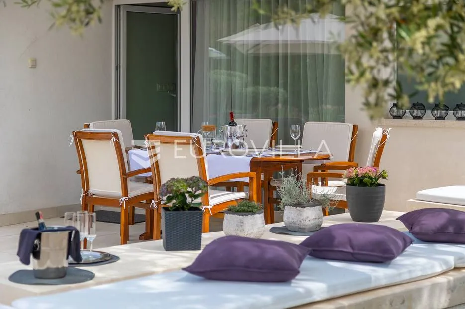 rovinj, rovinjsko selo, prekrasna villa s wellnessom i bazenom, 224 m² - slika 30