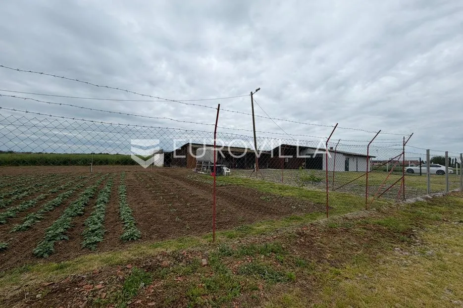 đakovo, vikendica i gospodarski objekti na prostranom imanju - slika 13