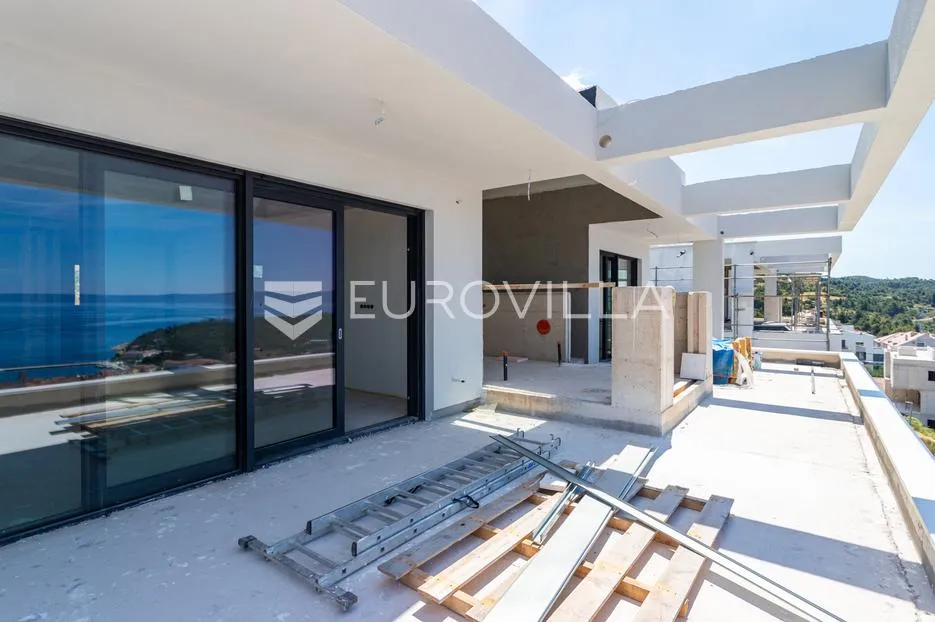 makarska, ekskluzivan penthouse s bazenom i panoramskim pogledom na more - slika 11