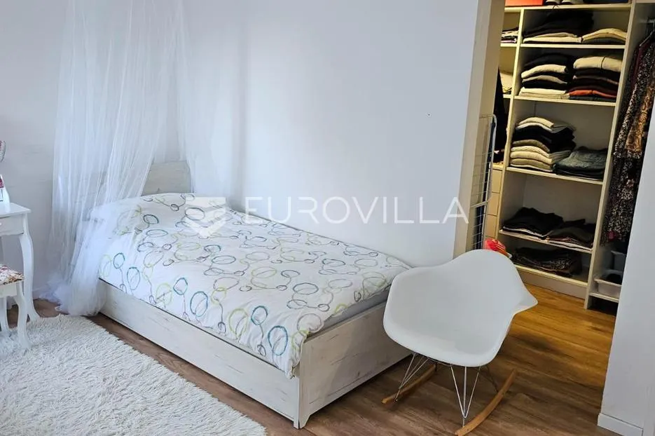 varaždin, banfica dvoetažni trosoban stan površine 83,70 m² - slika 13