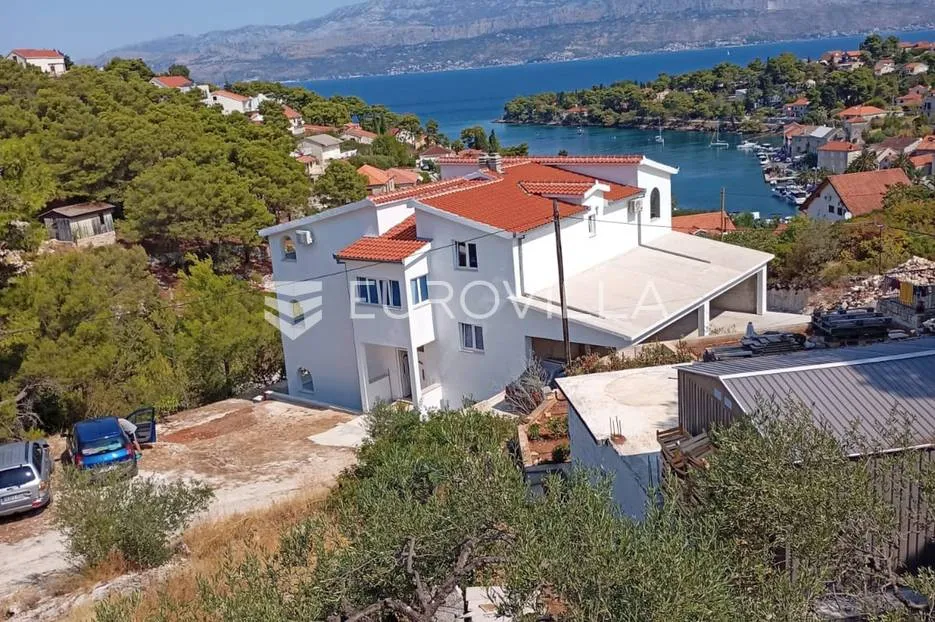 brač-splitska, kuća sa prekrasnim pogledom na uvalu i more - slika 10