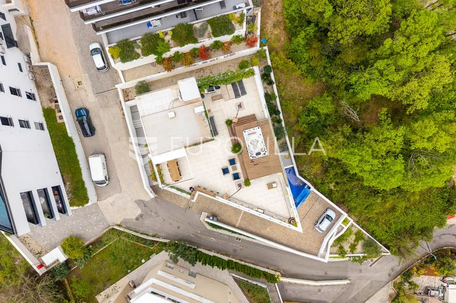 opatija, volosko, luksuzan penthaus 267 m², krovna terasa s jacuzzijem - slika 3