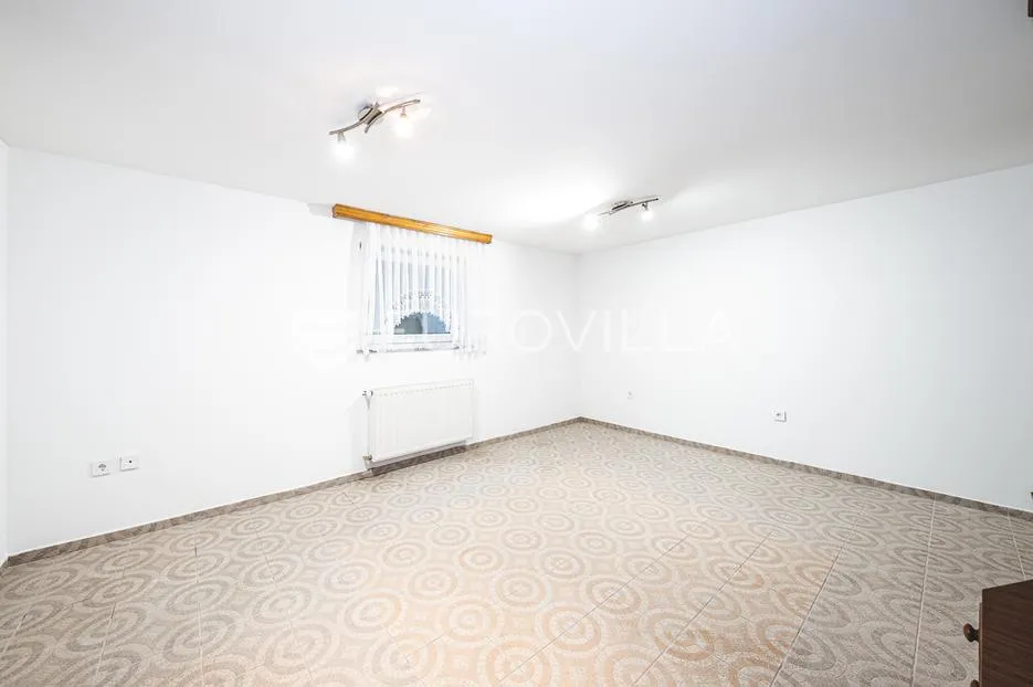 zagreb, gračani, prekrasan troetažan šeterosoban stan s vrtom 278,66 m² - slika 16