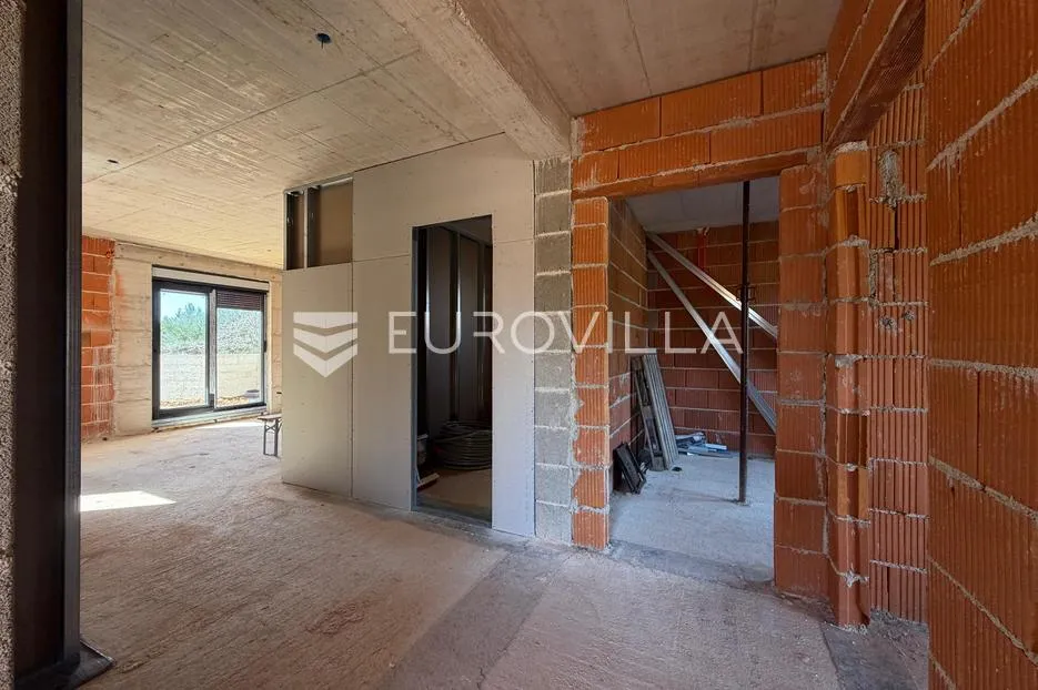 vir, novogradnja, apartman s 2 spavaće sobe i velikim vrtom na mirnoj lokaciji, centar - slika 20