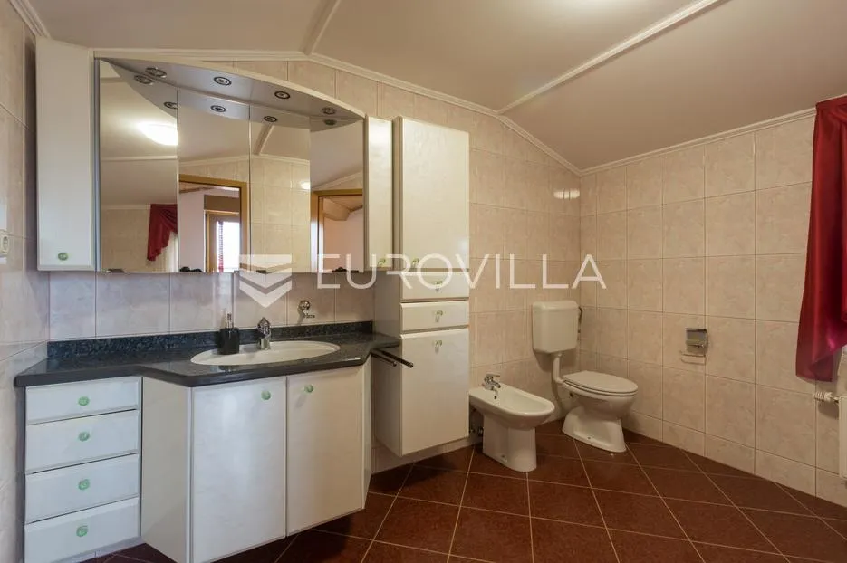istra, pula prilika za investiciju, apartmanska kuća podijeljena na 3 stambene jedinice - slika 11
