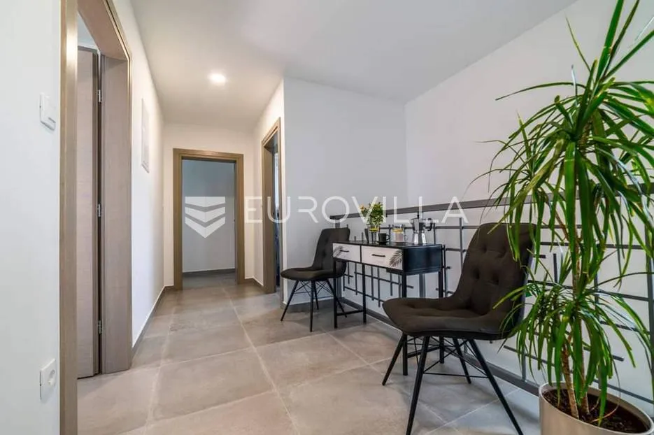istra, poreč, vila s bazenom i vrtom - slika 22