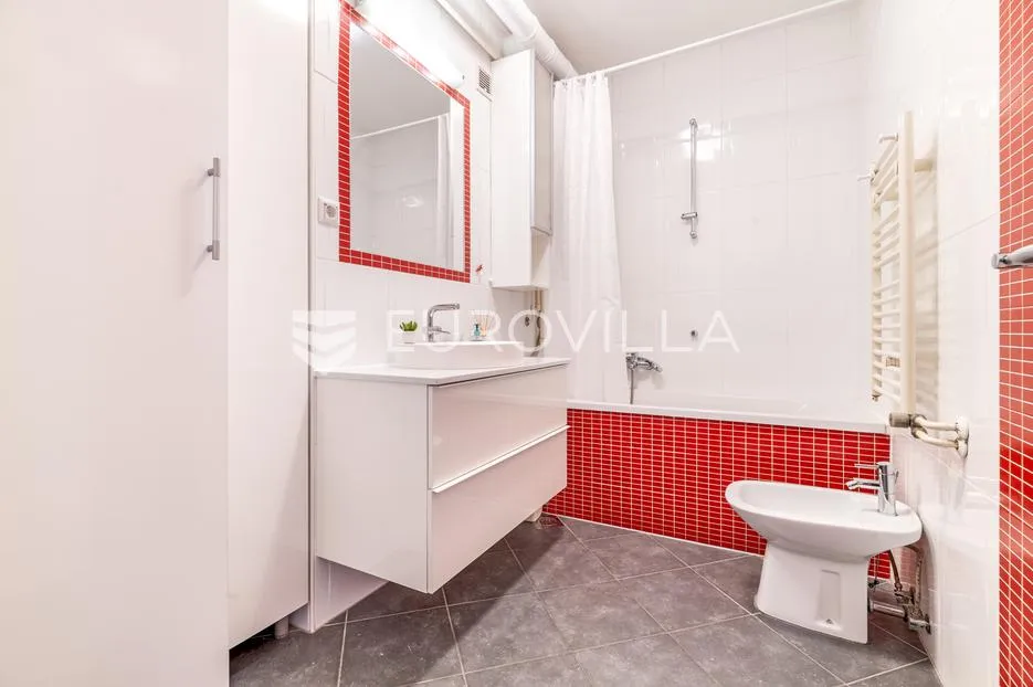 zagreb, donji grad prekrasan trosoban stan 85 m² - slika 7