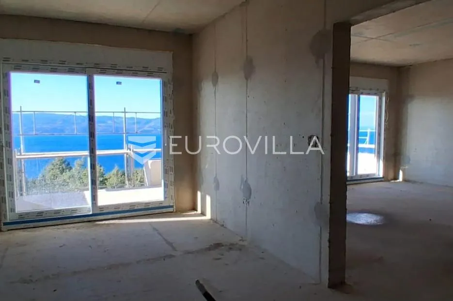 omiš, trosoban stan u novogradnji na mirnoj lokaciji okruženoj zelenilom, 83,53 m² - slika 2