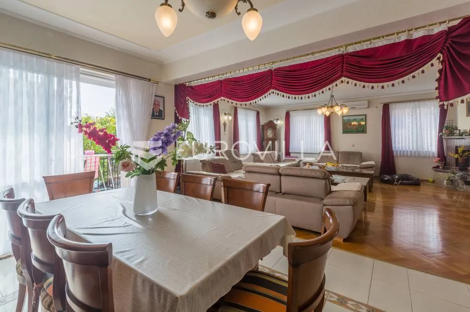 istra, rovinj, apartmanska kuća, 13 stanova, uhodani biznis, odlična prilika - slika 10