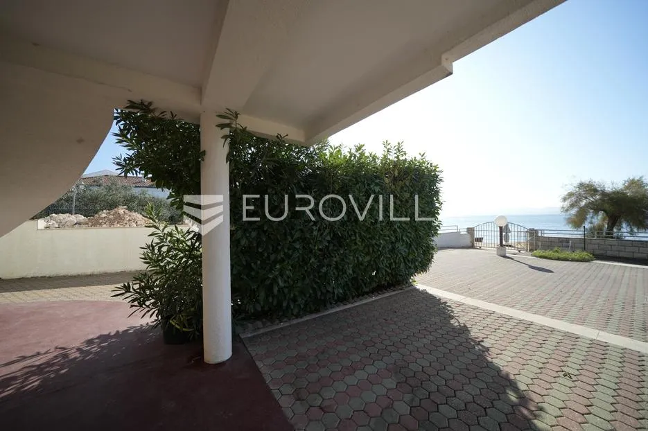 zadar, diklo vila prvi red do mora razvedena na tri etaže 377 m² - slika 2