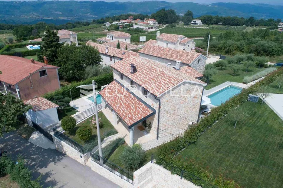 istra, vižinada, kamena kuća s bazenom i pogledom na more - slika 30