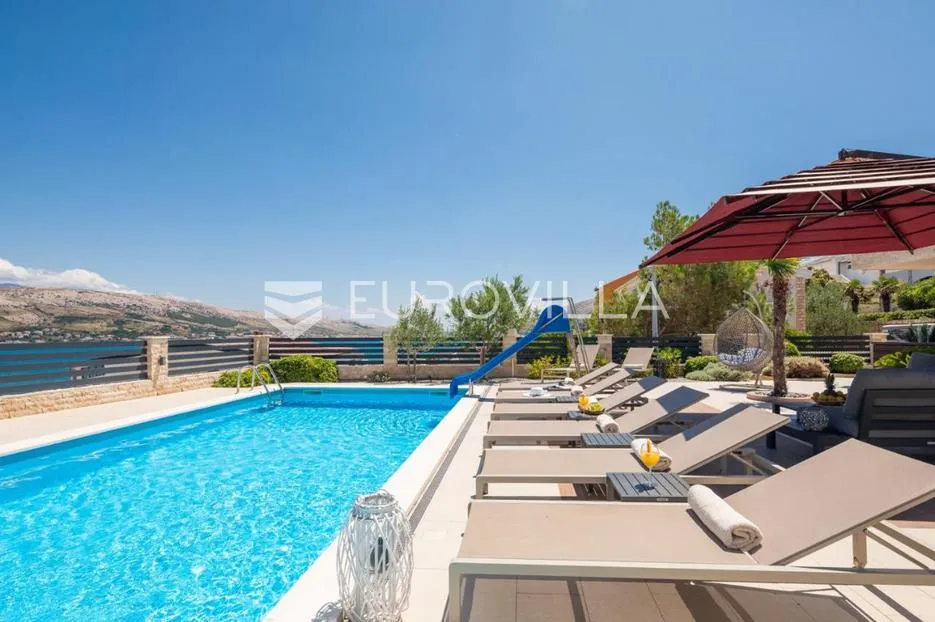 pag prekrasna villa sa pogledom na more 350 m² na 200 metara od mora - slika 62