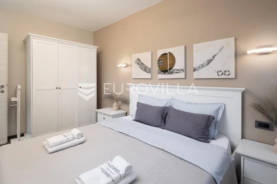 pag prekrasna villa sa pogledom na more 350 m² na 200 metara od mora - slika 34