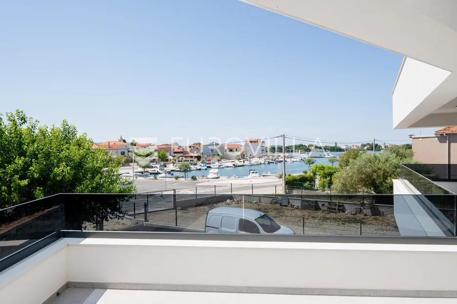 zadar, sukošan, luksuzni trosobni stan s terasom i pogledom na more - slika 16