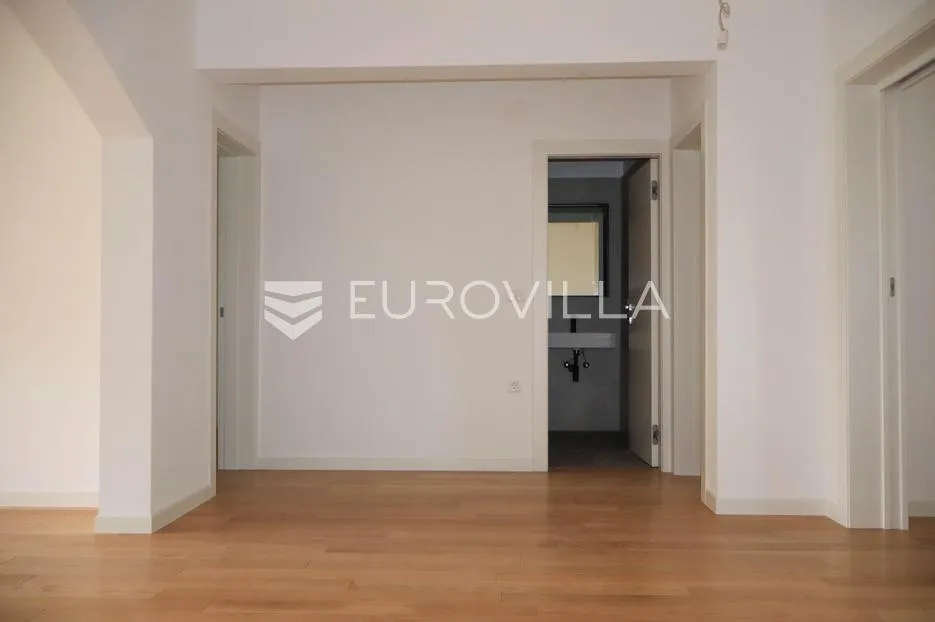 zadar, novi bokanjac – dvoetažni stan površine 140 m2 s predivnim vrtom od 95 m2 - slika 4