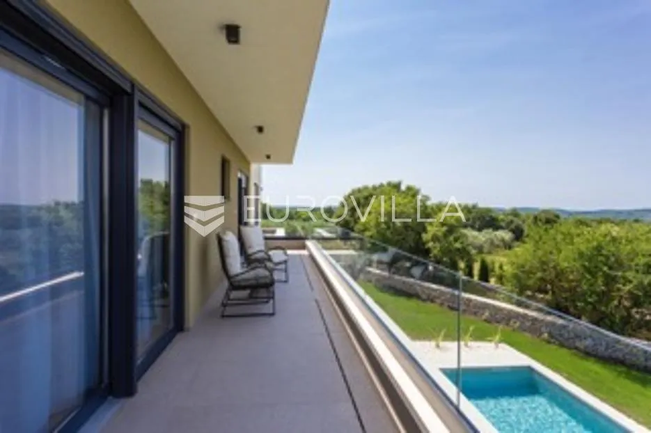 istra, smoljanci, kvalitetna i moderna samostojeća kuća, 208 m², grijani bazen 40 m² - slika 17
