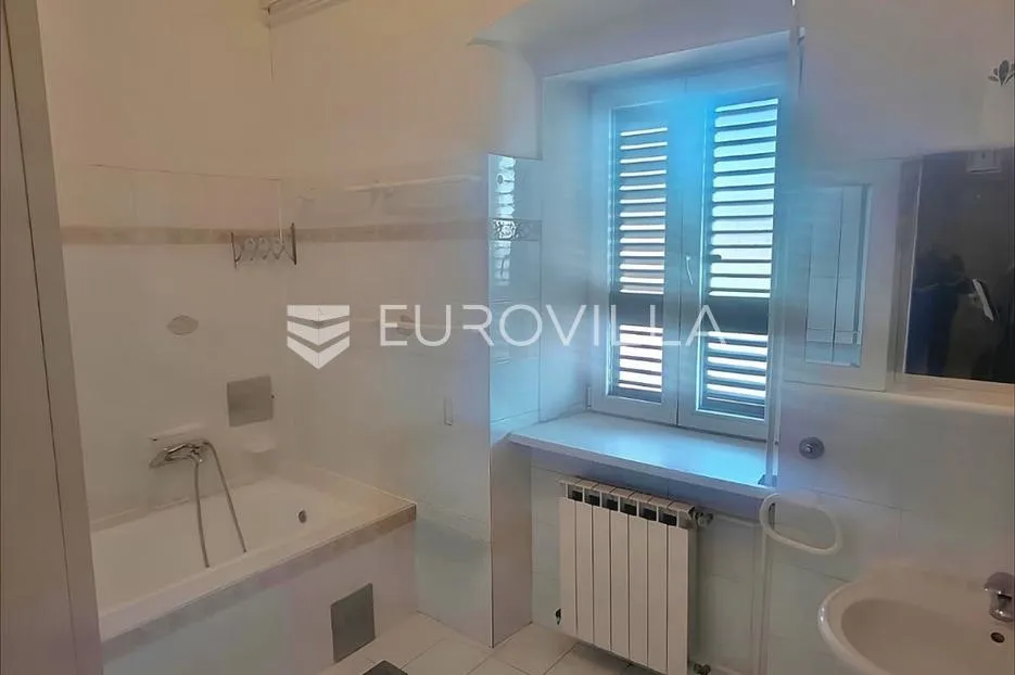 rijeka, centar, komforan četverosoban stan 117 m² s pogledom na more - slika 9