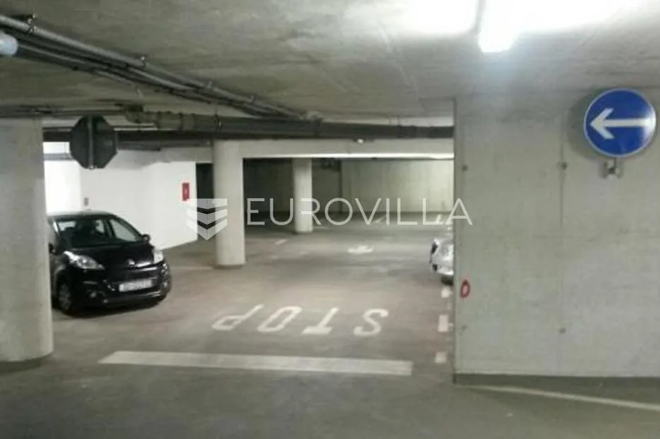 istra, pula, moderan jednosoban stan s garažom u centru grada - slika 13