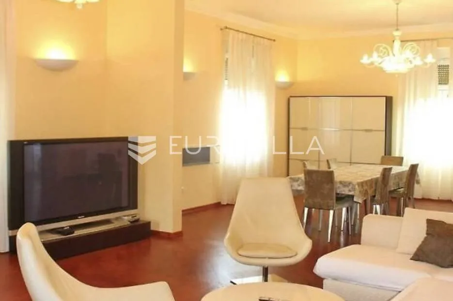 opatija, luksuzan trosoban stan nkp 197 m2 + 4 vpm - slika 2