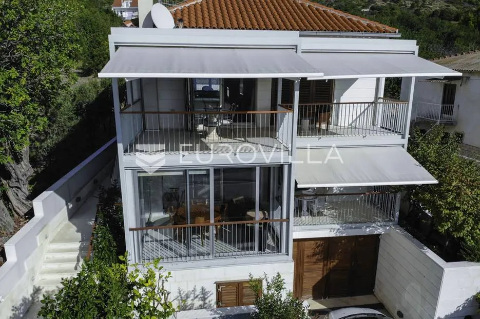 vis, mediteranska vila s bazenom i pogledom na more - slika 2
